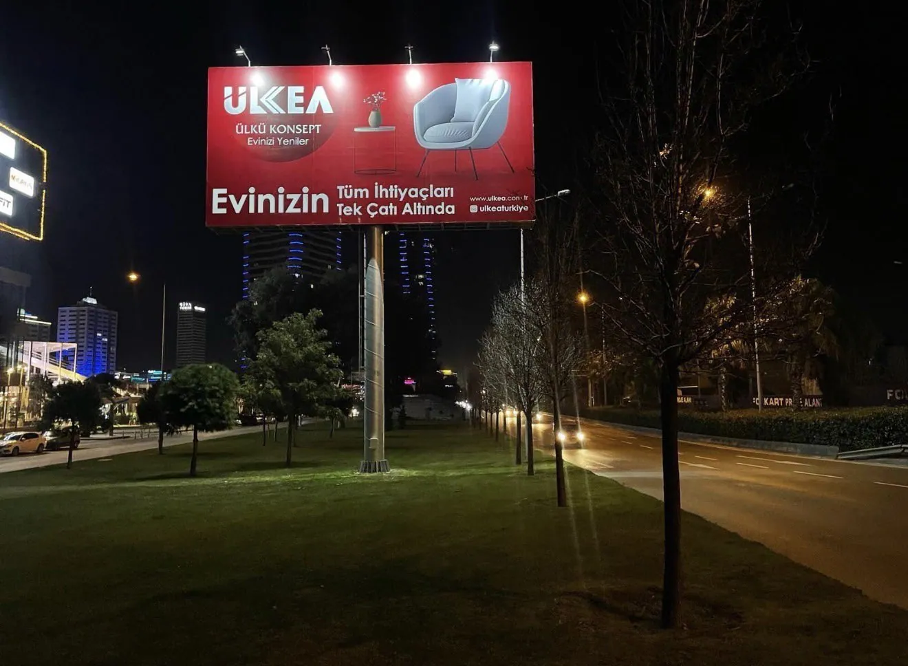 Ülkea Billboard · gece